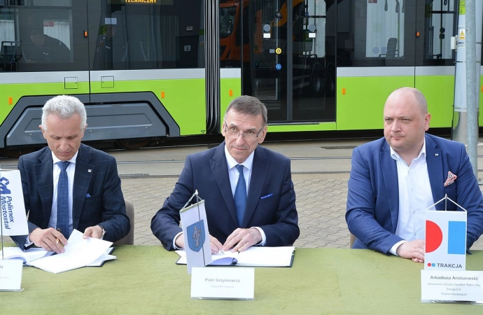 {Prezydent Olsztyna podpisał długo wyczekiwaną umowę na budowę nowej linii tramwajowej w stolicy Warmii i Mazur.}